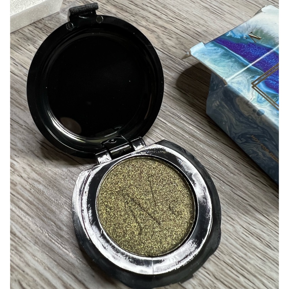 NOMAD COSMETICS
NOMAD x Iceland Fire & Ice Intense Eyeshadow in Gallow's…